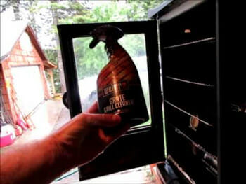 How to Clean the Windows of the Masterbuilt Smoker